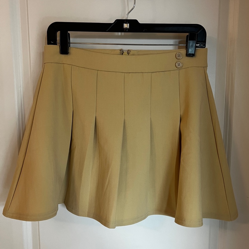 DANIELLE BERNSTEIN Tan Pleated Mini Skirt, Size 8